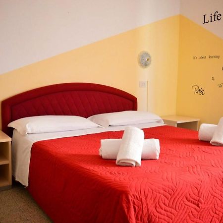 Hotel Cirene Rimini Exterior photo