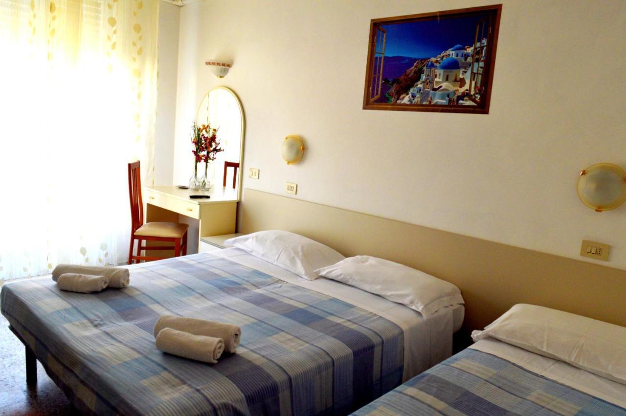 Hotel Cirene Rimini Exterior photo