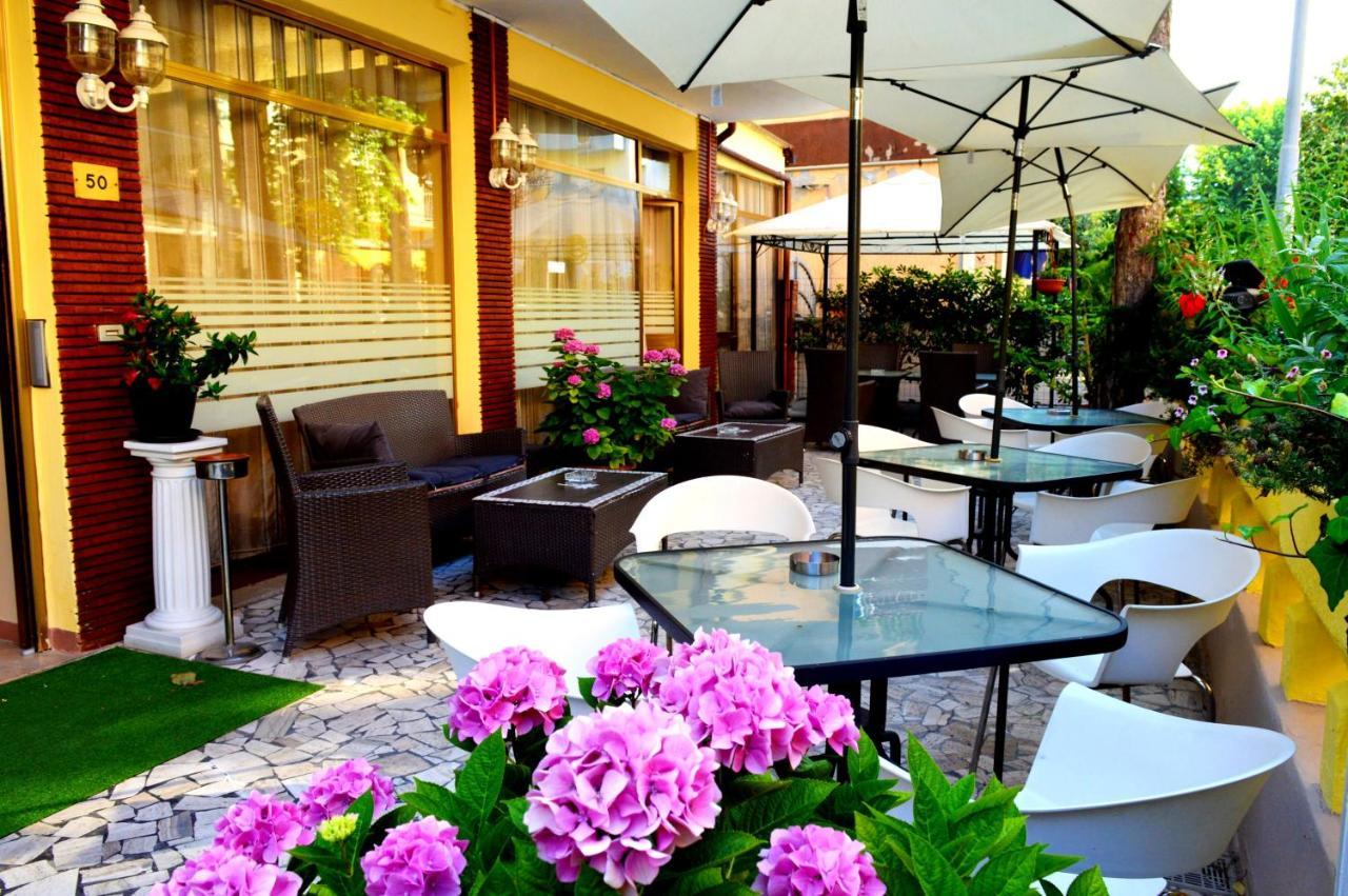 Hotel Cirene Rimini Exterior photo