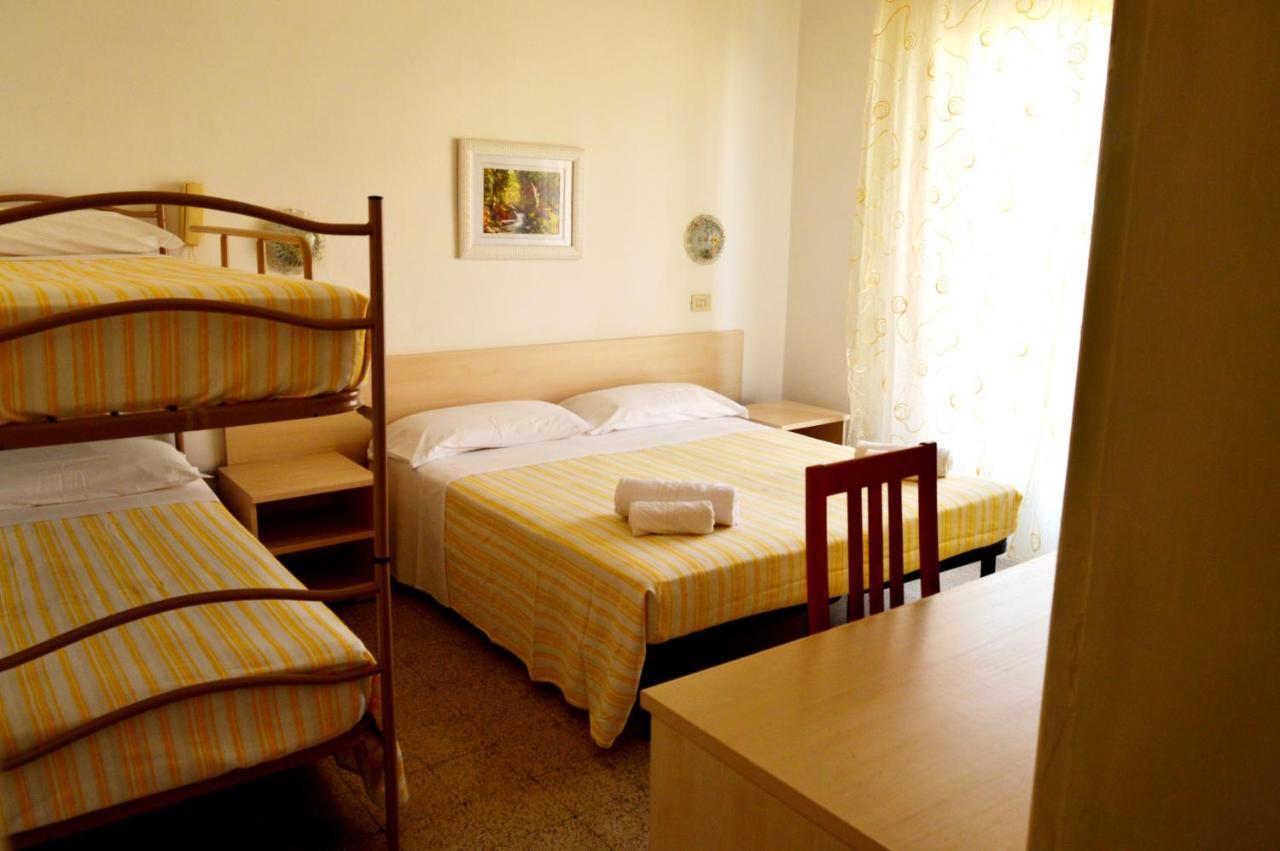 Hotel Cirene Rimini Exterior photo
