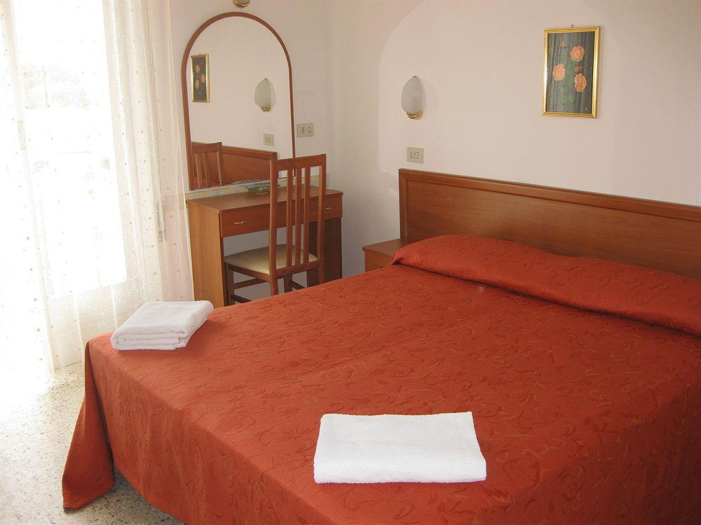 Hotel Cirene Rimini Exterior photo