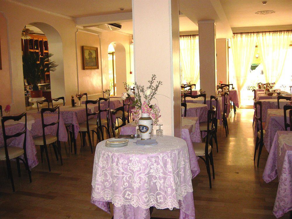 Hotel Cirene Rimini Exterior photo